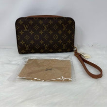 Load image into Gallery viewer, 404 Pre Owned Authentic Louis Vuitton Monogram Canvas Orsay Clutch Bag AR0927