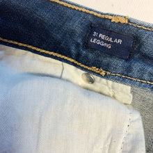 Load image into Gallery viewer, EUC Pre-owned Gap Denim Women&#39;s High Rise Stretch Legging Skinny Blue Jeans Size 12/31R