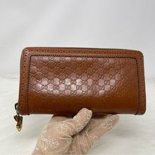 Load image into Gallery viewer, 413 Pre Owned Auth GUCCI Sima GG Brown Leather Long Zippy Wallet 295371.2091