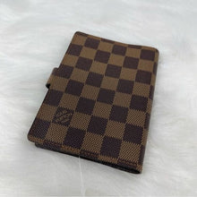 Load image into Gallery viewer, 421 Pre Owned Authentic Louis Vuitton Damier Ebene Agenda Cover CA1002