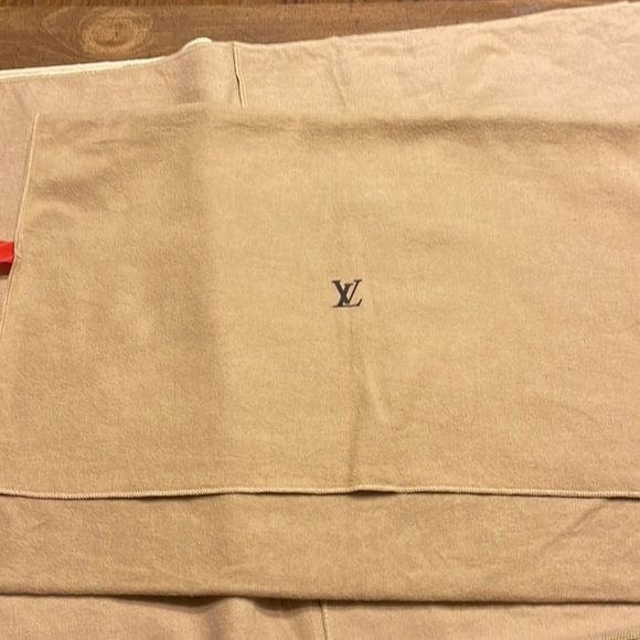 088 Pre-owned Authentic Louis Vuitton Dust Bag Fit for Alma –  Thriftinghills LLC